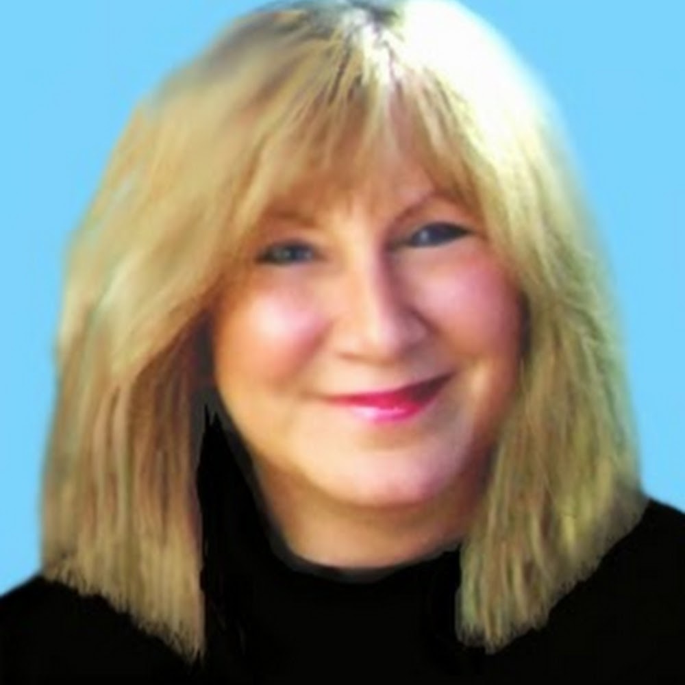 Meet your Posher, Dee